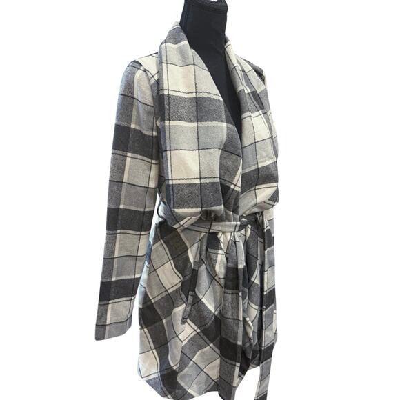 Matilda Jane Jackets & Blazers - NWT Matilda Jane Womens XS Black Grey Plaid Check It Twice Jacket Sweater Coat